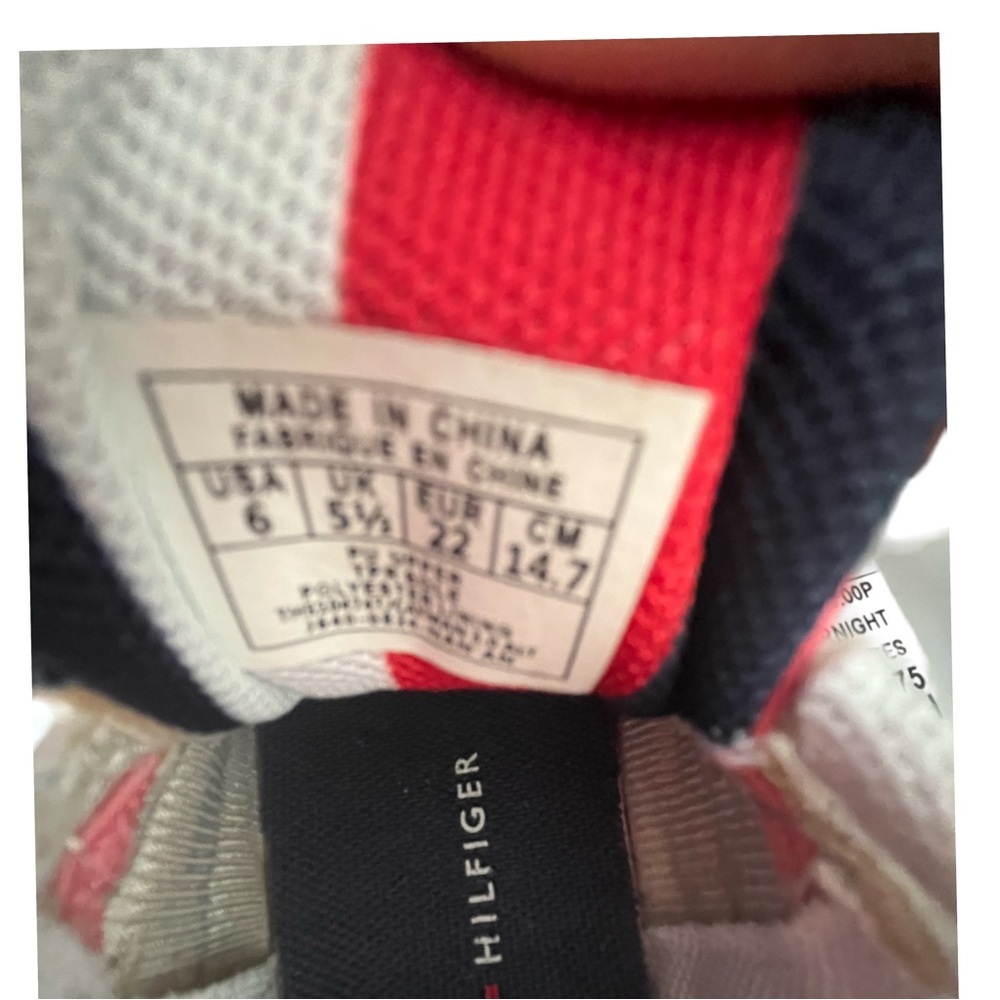 Tommy Hilfiger Girl’s Sneaker in White and Pink. Size:6. Toddler - Picture 6 of 7